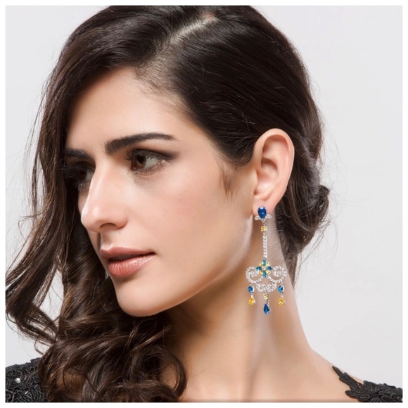 🛍 Swarovski Crystals The Laelyah Long Chandelier Earrings - Picture 3 of 5