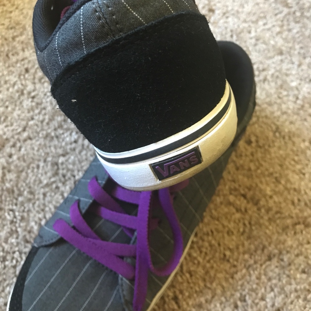 Vans - Picture 2 of 4