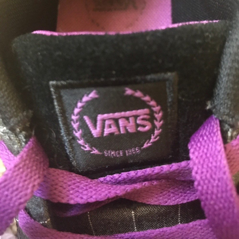 Vans - Picture 3 of 4