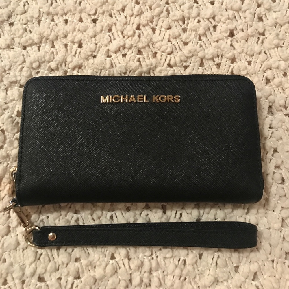 Michael Kors Multifunction Continental Wallet