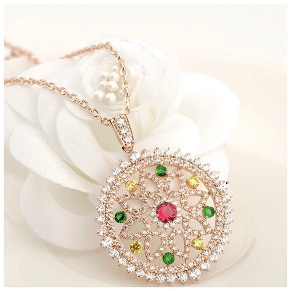 🎁 Swarovski Crystals The Laurelei Necklace - Picture 4 of 4