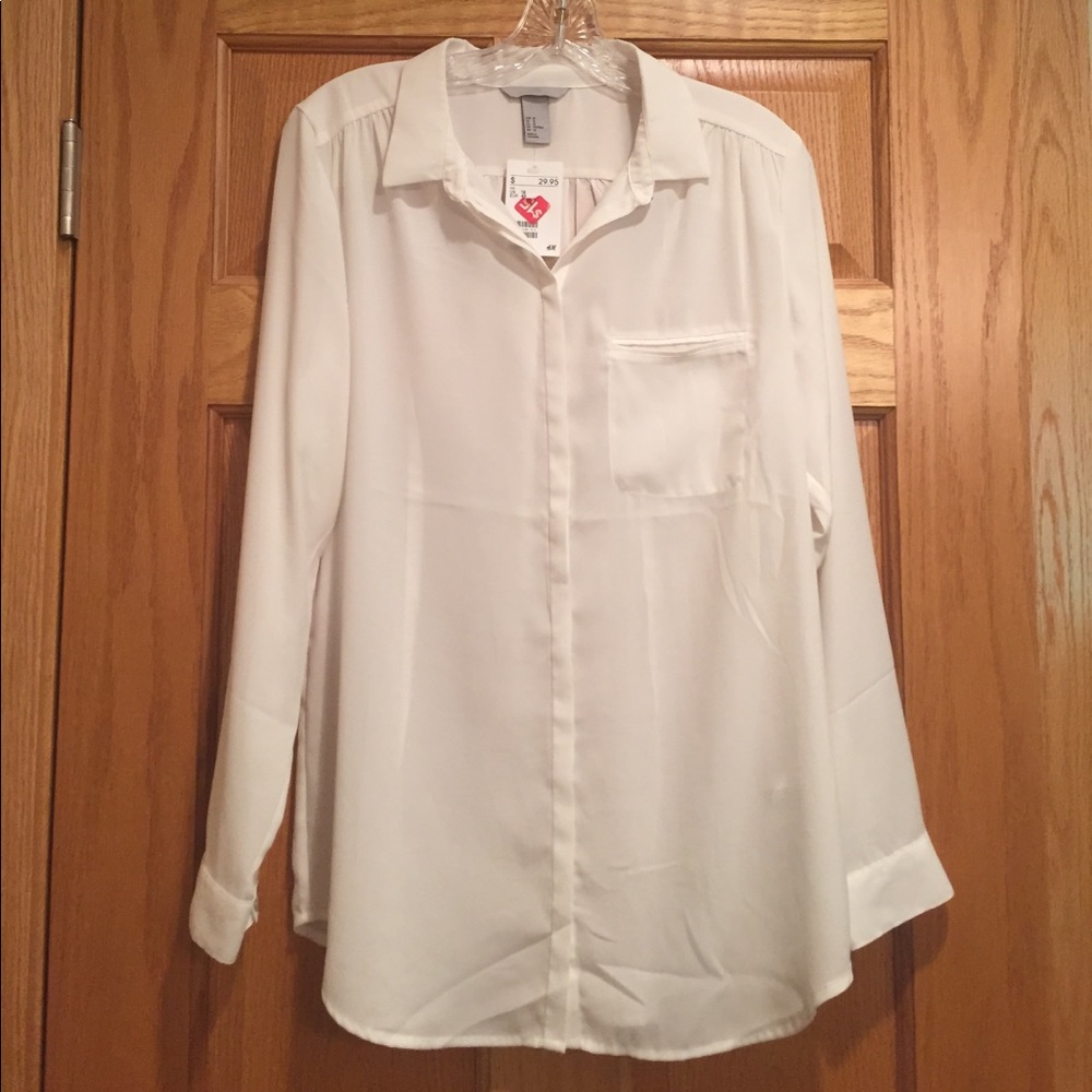 H&M off white blouse NWT