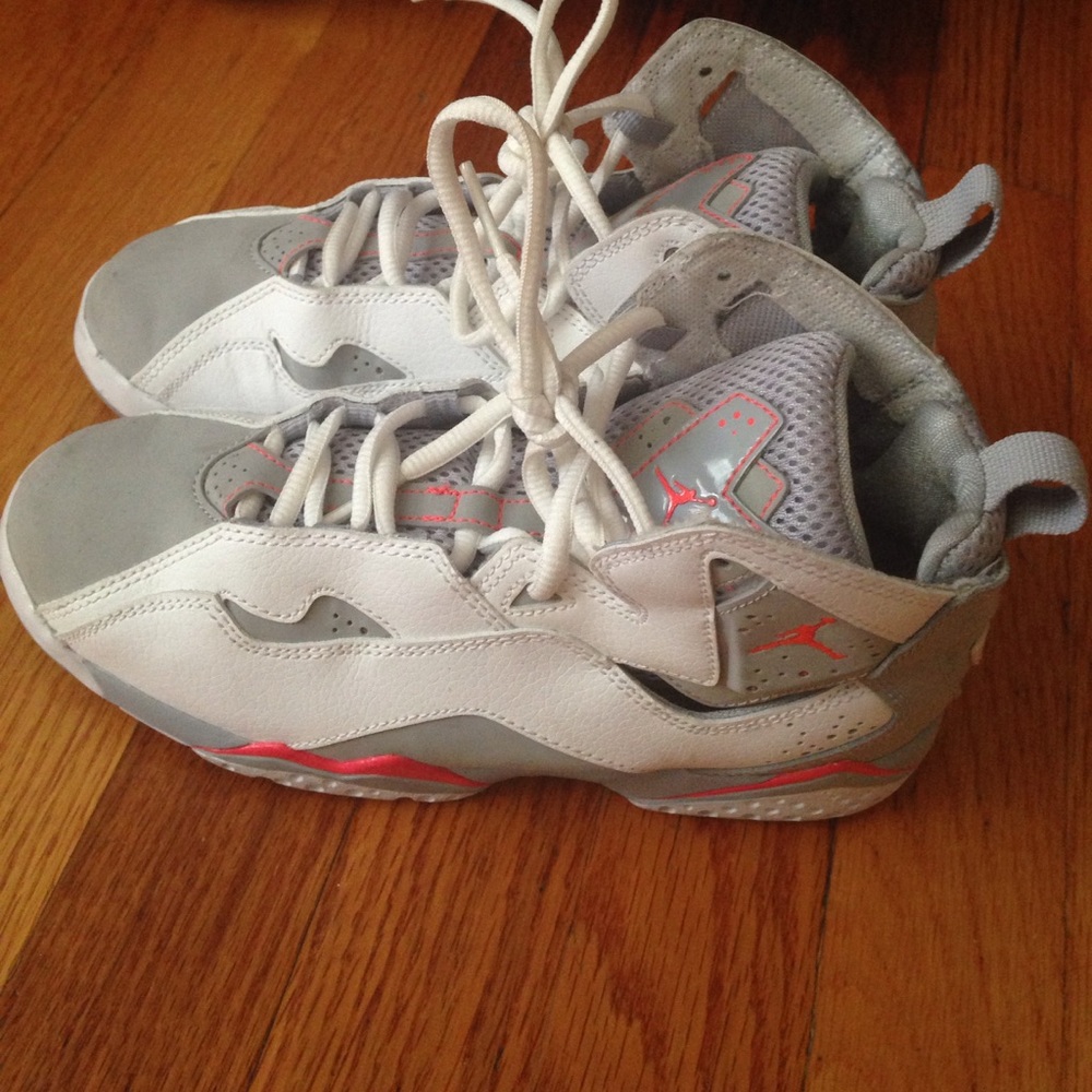 Jordan's lightly used Size 3 youth