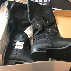 NEW black winter boots
