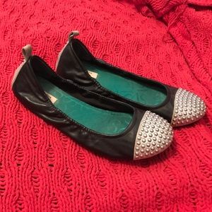 Simply Vera Wang Flats