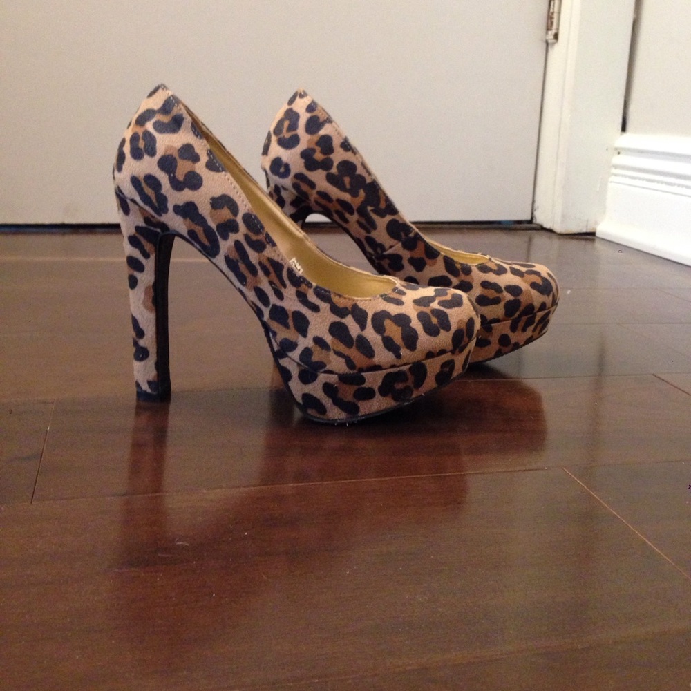 Leopard platform heels