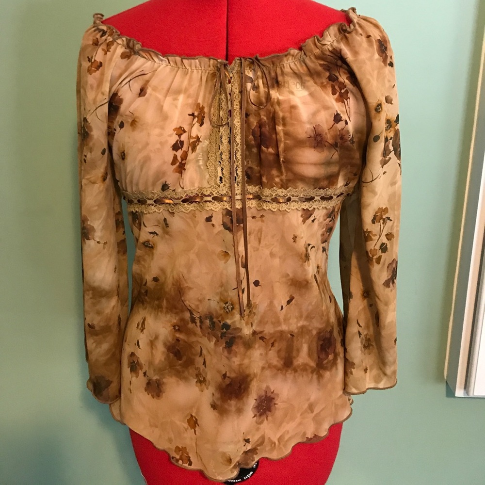 Baby doll neckline blouse brown