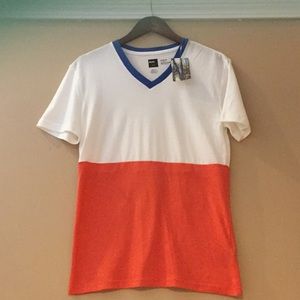 V-neck t-shirt