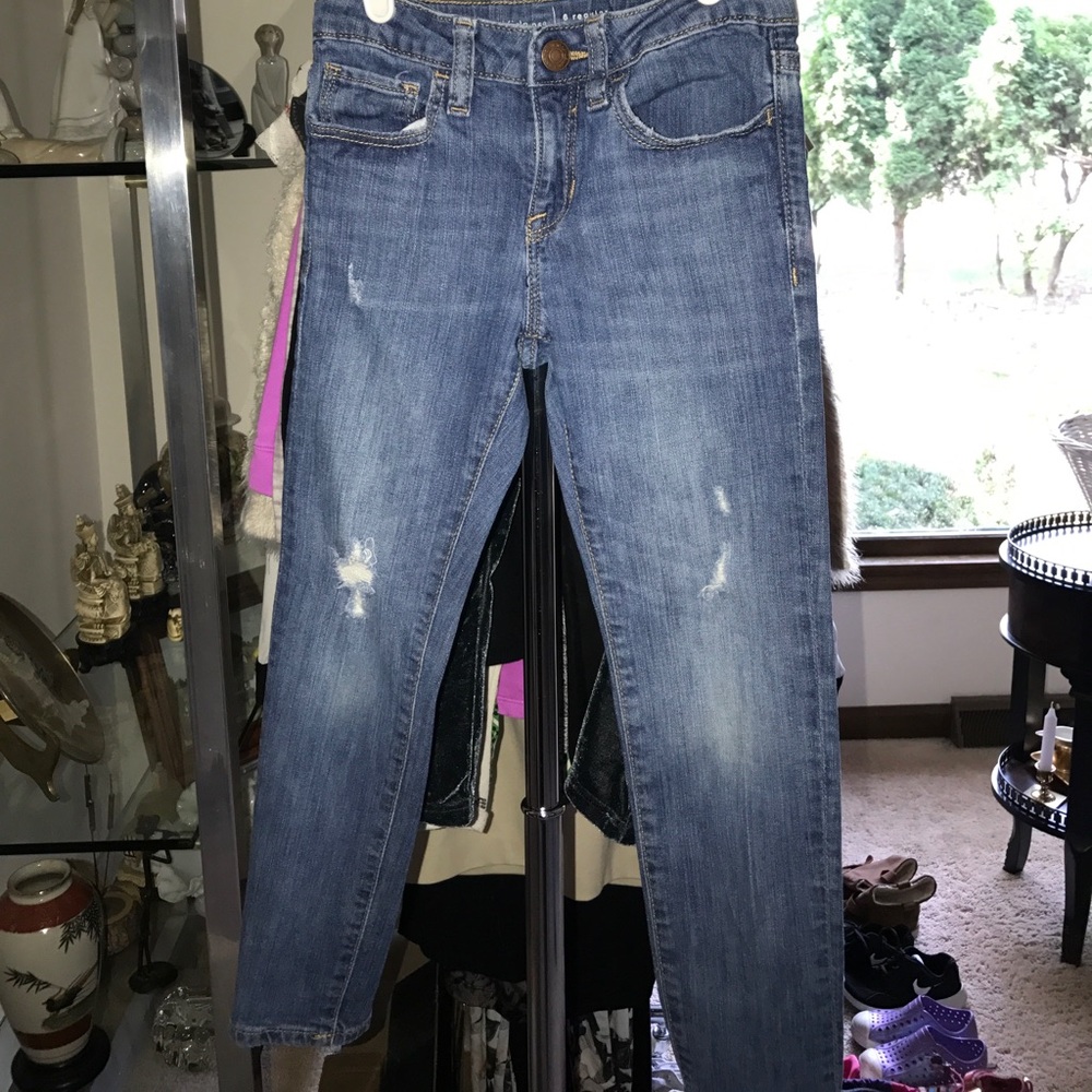 Gap Girls Distressed Jeans Barely worn! Size: 6