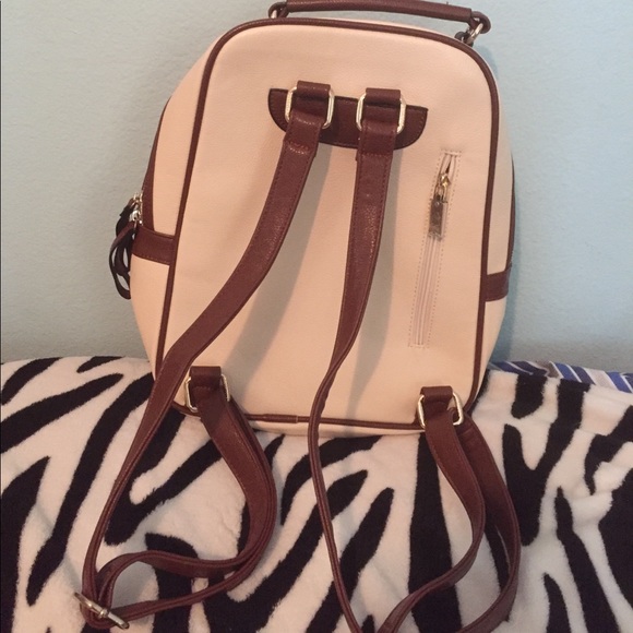 Backpack - Picture 2 of 4