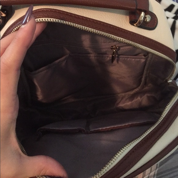 Backpack - Picture 3 of 4