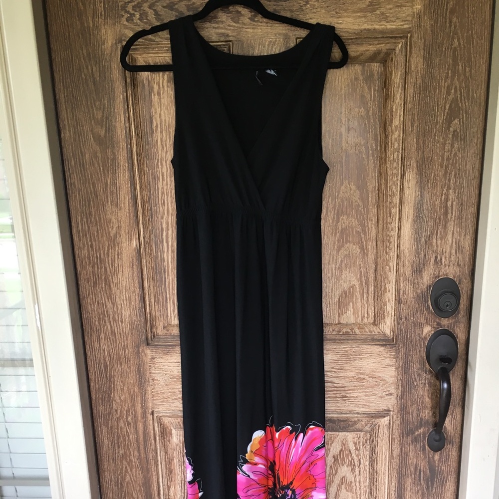Black Maxi Dress with Bright Flower Feature!  🌺