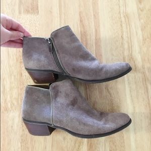 CROWN VINTAGE Grey Ankle Booties
