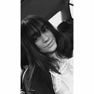 Meet your Posher, Caitlin