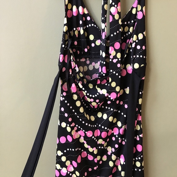 Flirty little halter dress - Picture 4 of 8