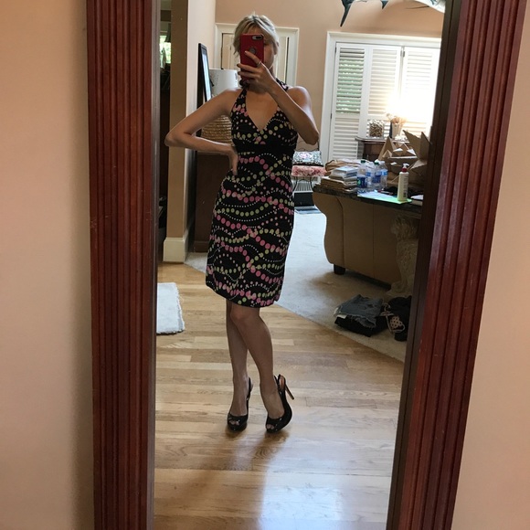 Flirty little halter dress - Picture 6 of 8