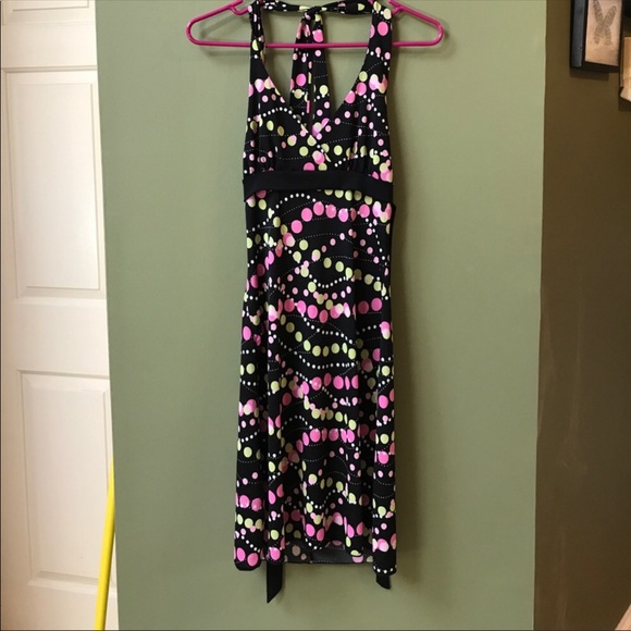 Flirty little halter dress - Picture 7 of 8