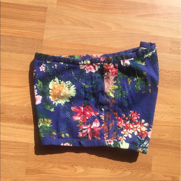 Floral Shorts by Local Seamstress - Picture 3 of 3