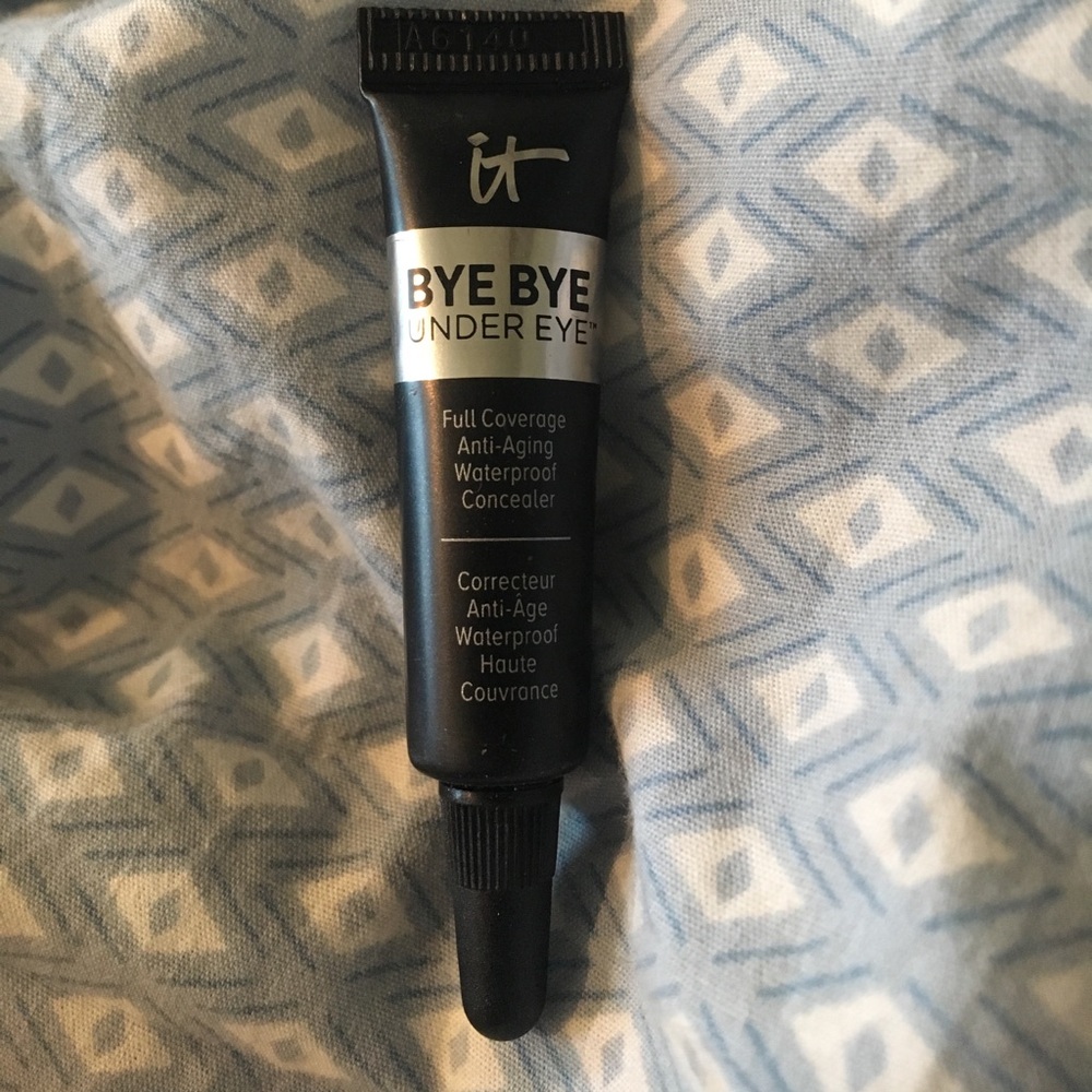 IT! Cosmetics Bye Bye Under Eye Concealer