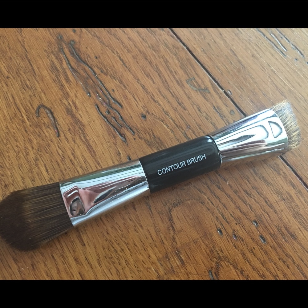 Younique Contour/Highlight Makeup Brush