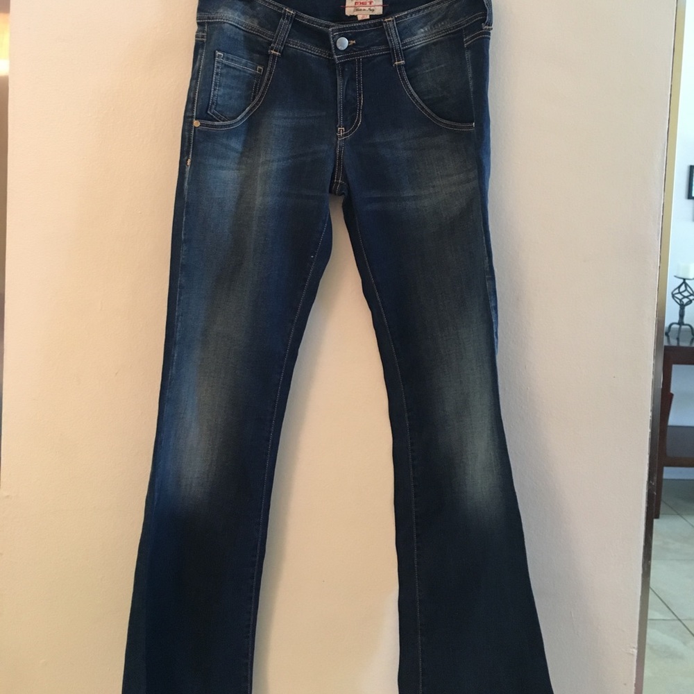 A boot cut par of jean