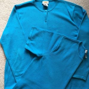 TALBOTS Twin Sweater Set