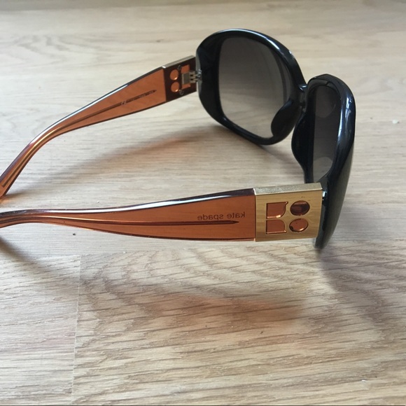 Stylish Kate Spade sunglasses - Picture 3 of 3