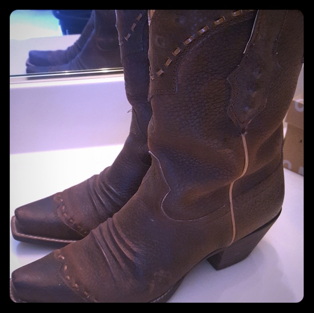 Ariat women's leather cowboy boots