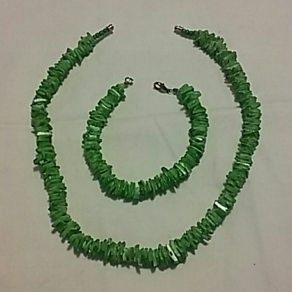 Sea shells green necklace set