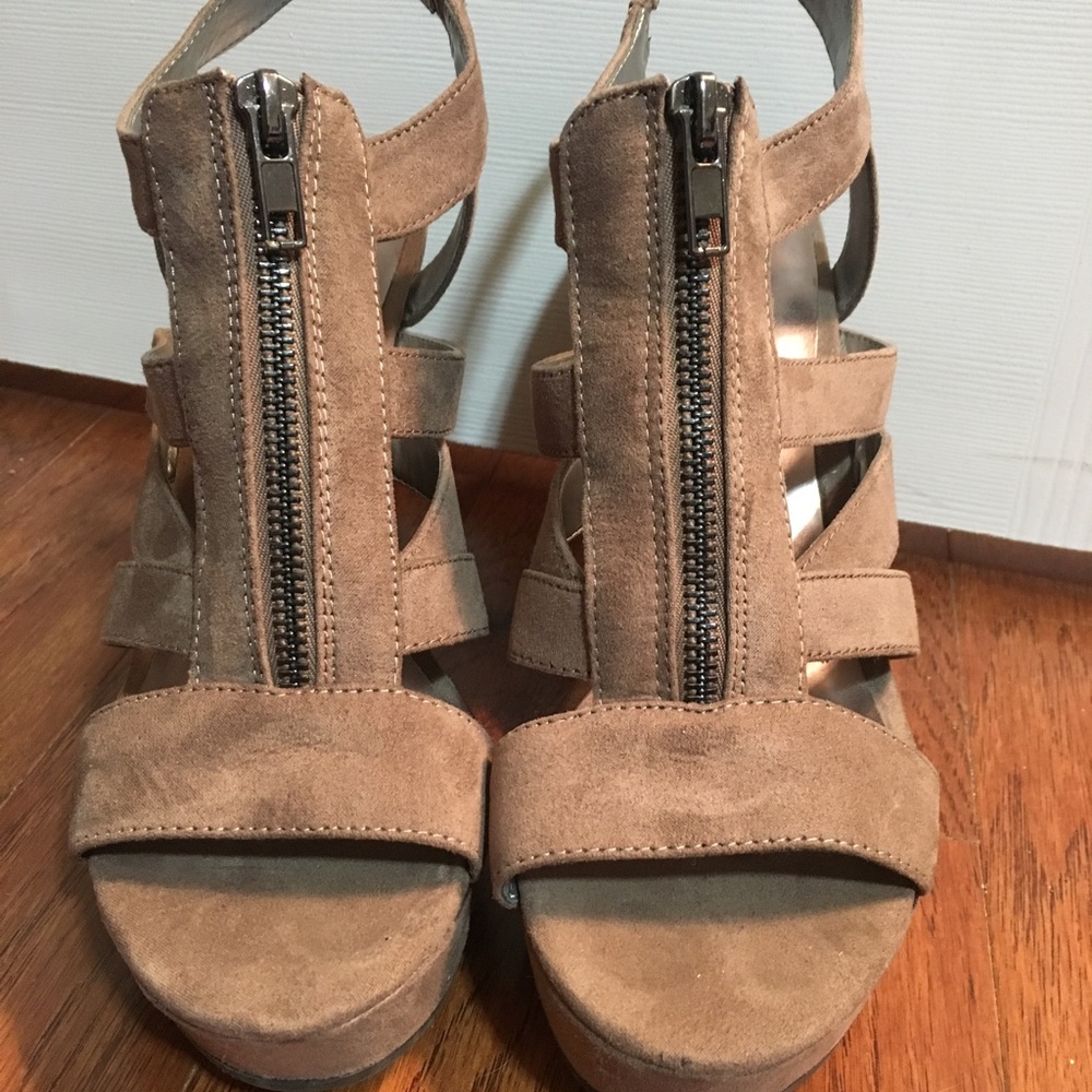 Carlos Santana Wedges!