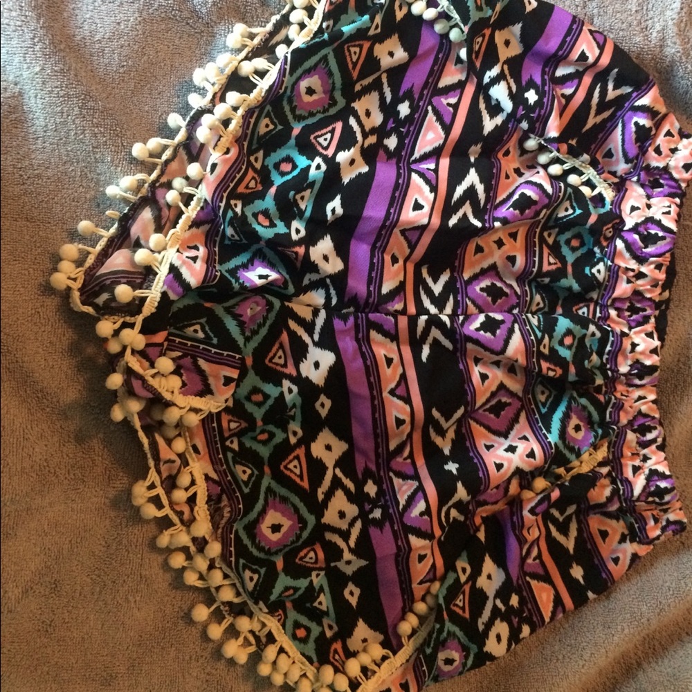 Printed Pom-Pom shorts