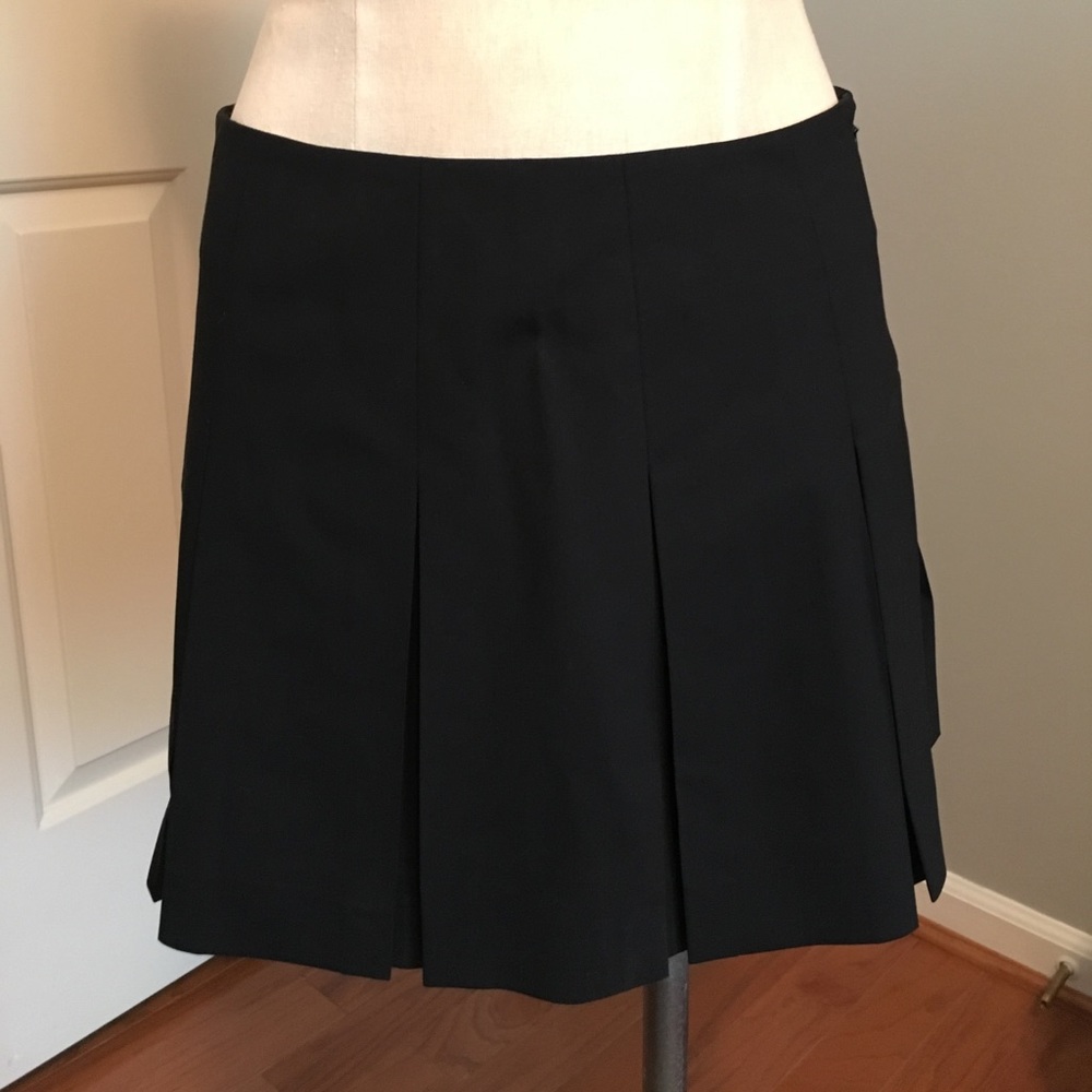 Theory black pleated skirt