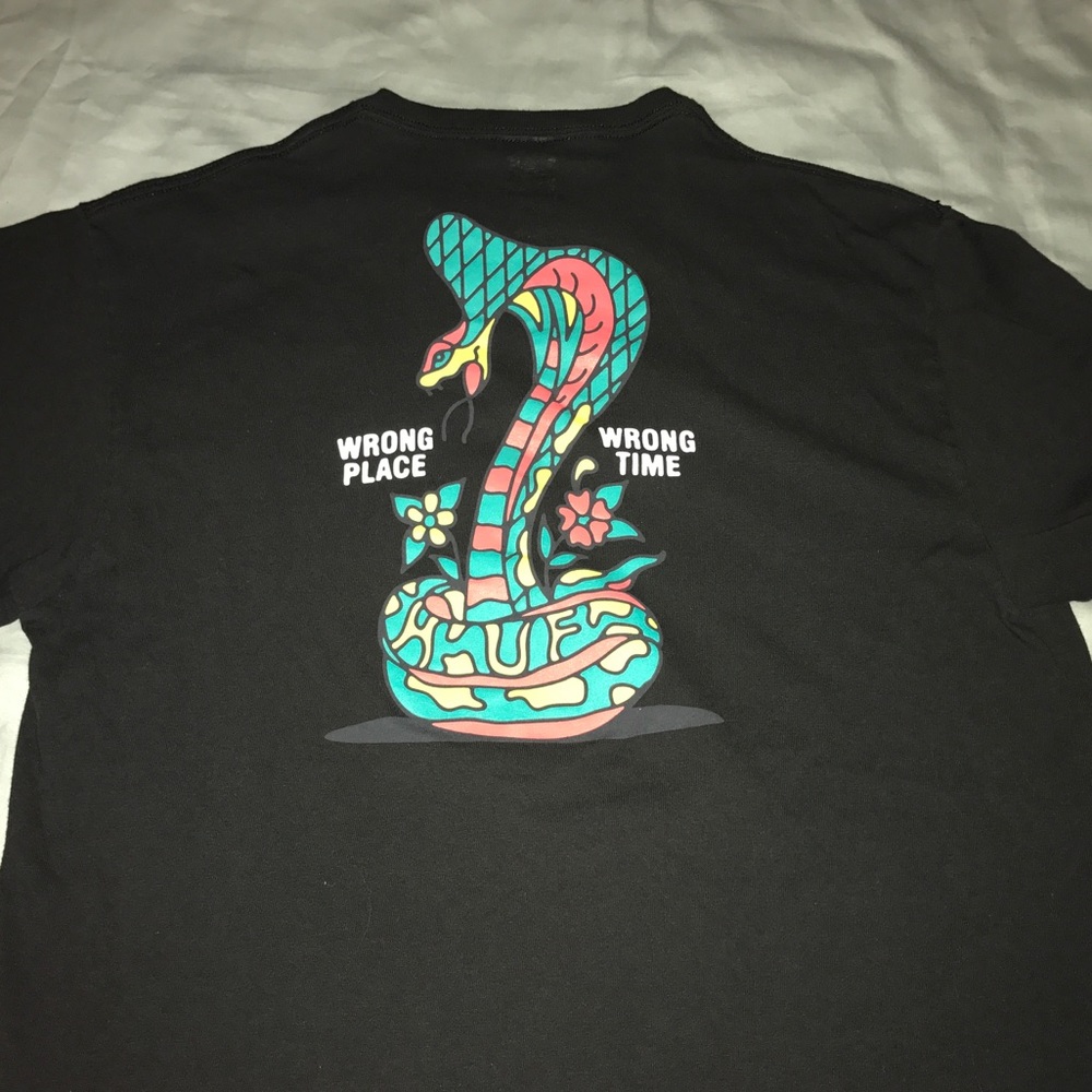 Huf "wrong place wrong time" t shirt