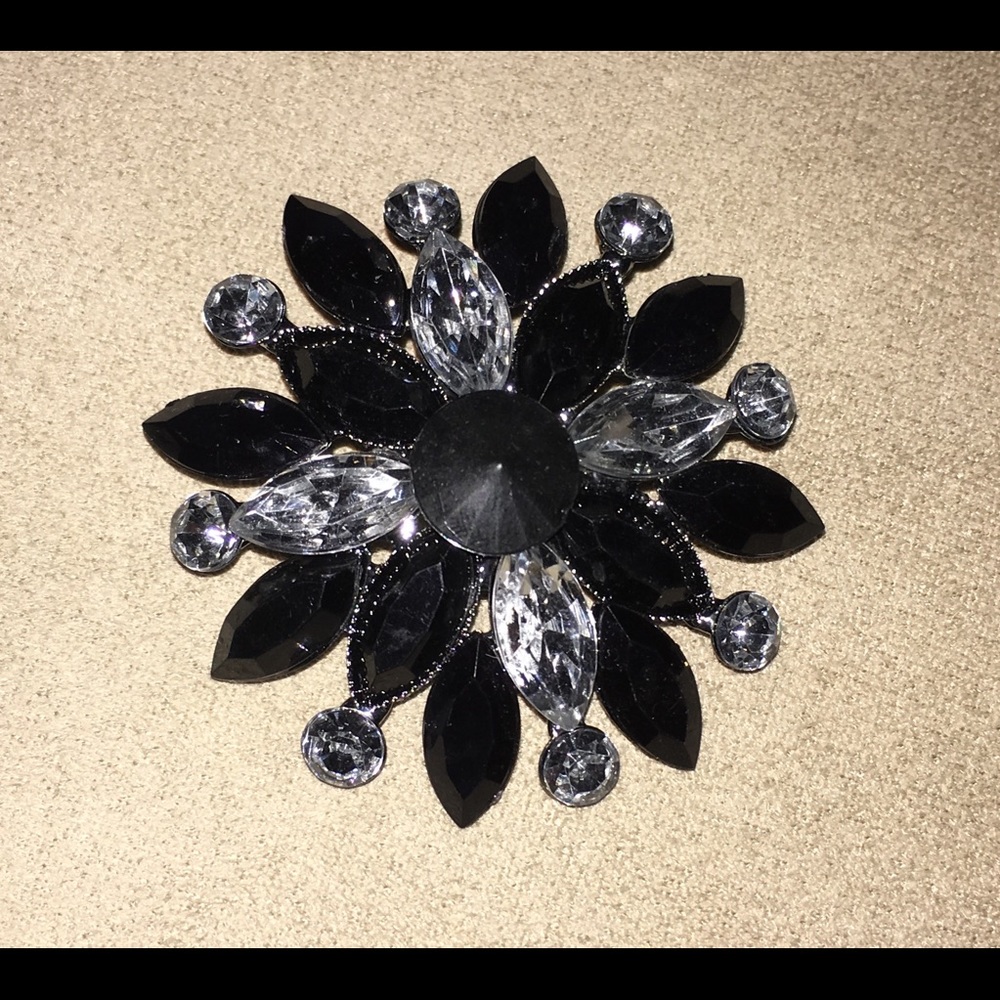 Art Deco pin/ brooch