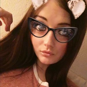 Meet your Posher, Ashlie