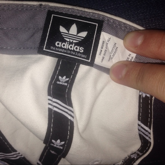 White and navy adidas hat - Picture 2 of 3