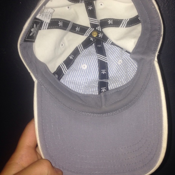White and navy adidas hat - Picture 3 of 3