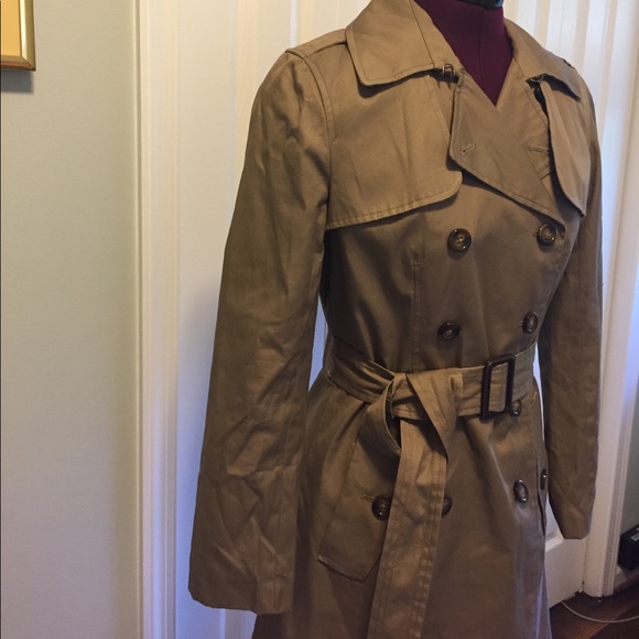 Banana Republic trench coat - Picture 3 of 3