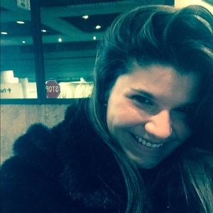 Meet your Posher, Chloe