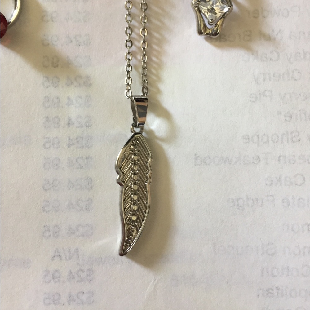 Necklaces - Picture 7 of 8