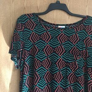 Lularoe 2xl Carly dress. Black background