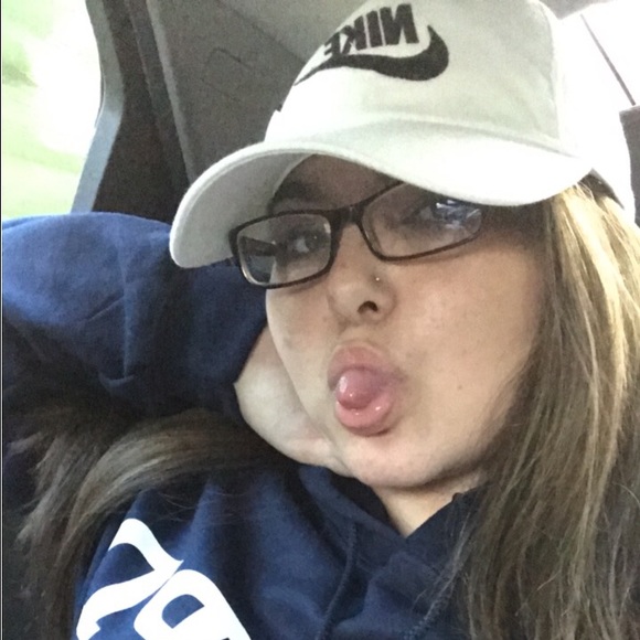 Meet your Posher, Felicity - Picture 1 of 1