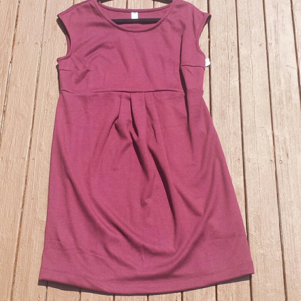 Maternity dress Burgundy old navy new with tags