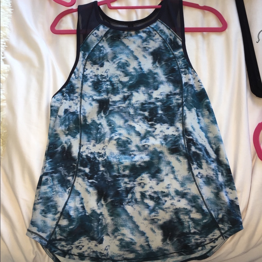 Lululemon top