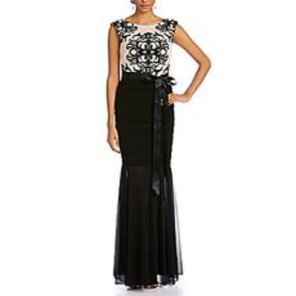 Betsy & Adam Contrast Lace Illusion Mermaid Gown