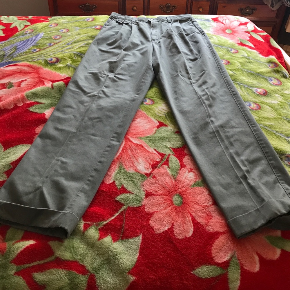 Dockers khakis