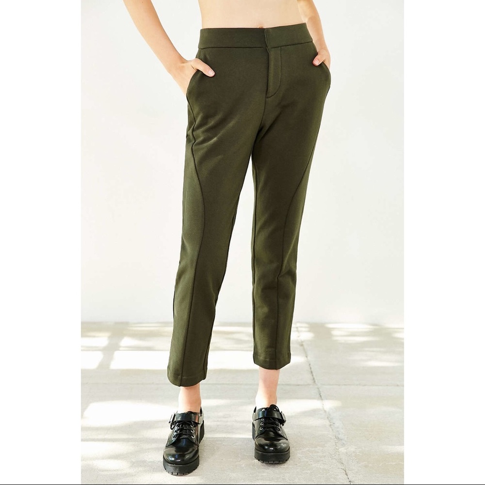Alice x uo Djena Ankle Pant in Army Green