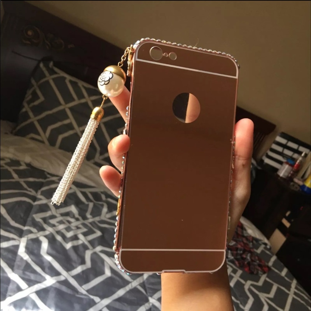 🚨Rose gold iPhone 6s Plus case🚨