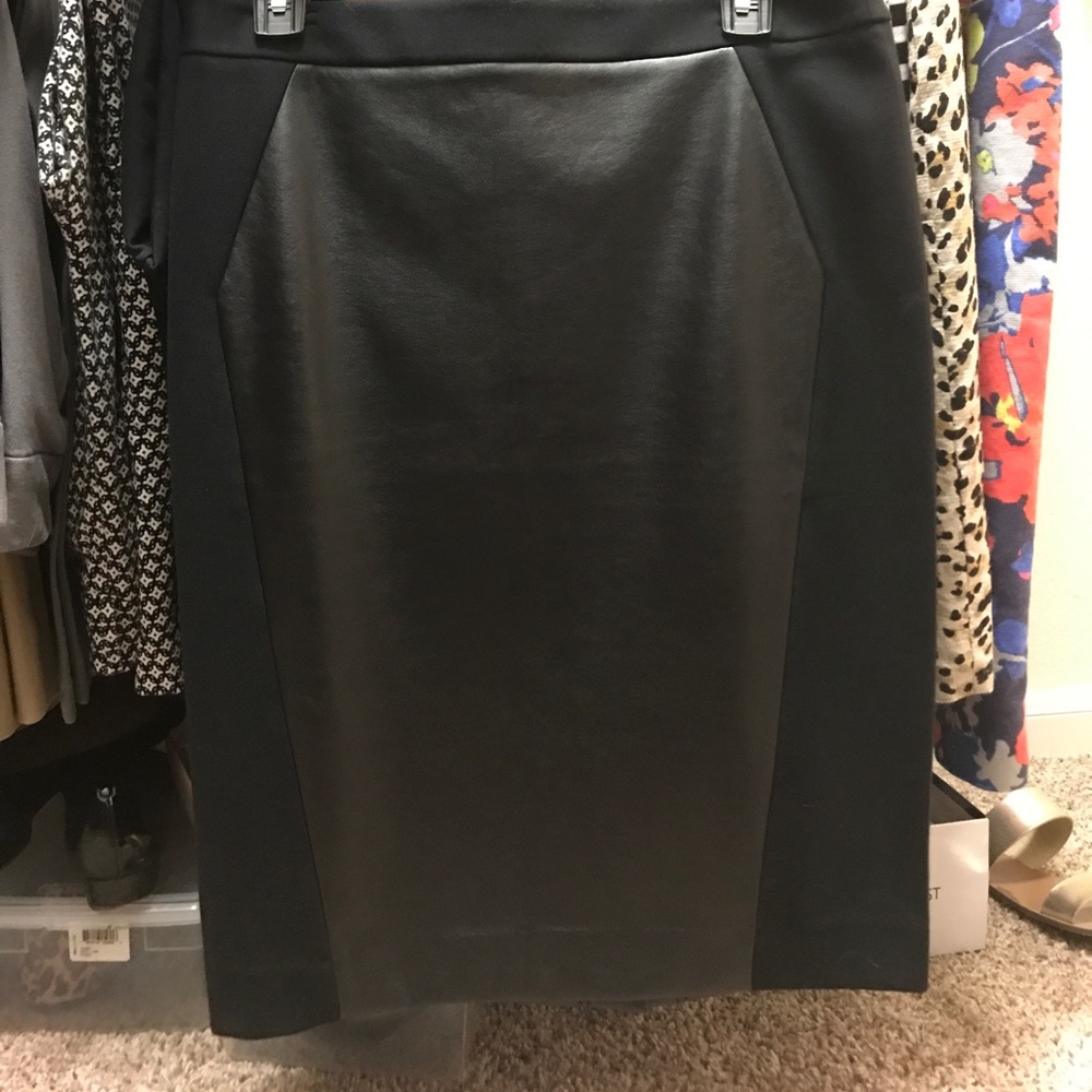 LOFT ponte and faux leather skirt