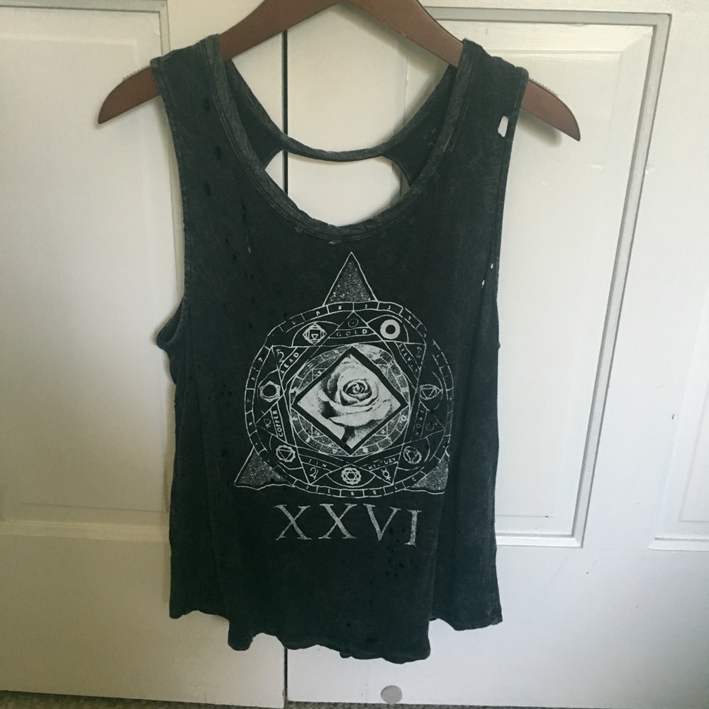 United XXVI Distressed Muscle Tee